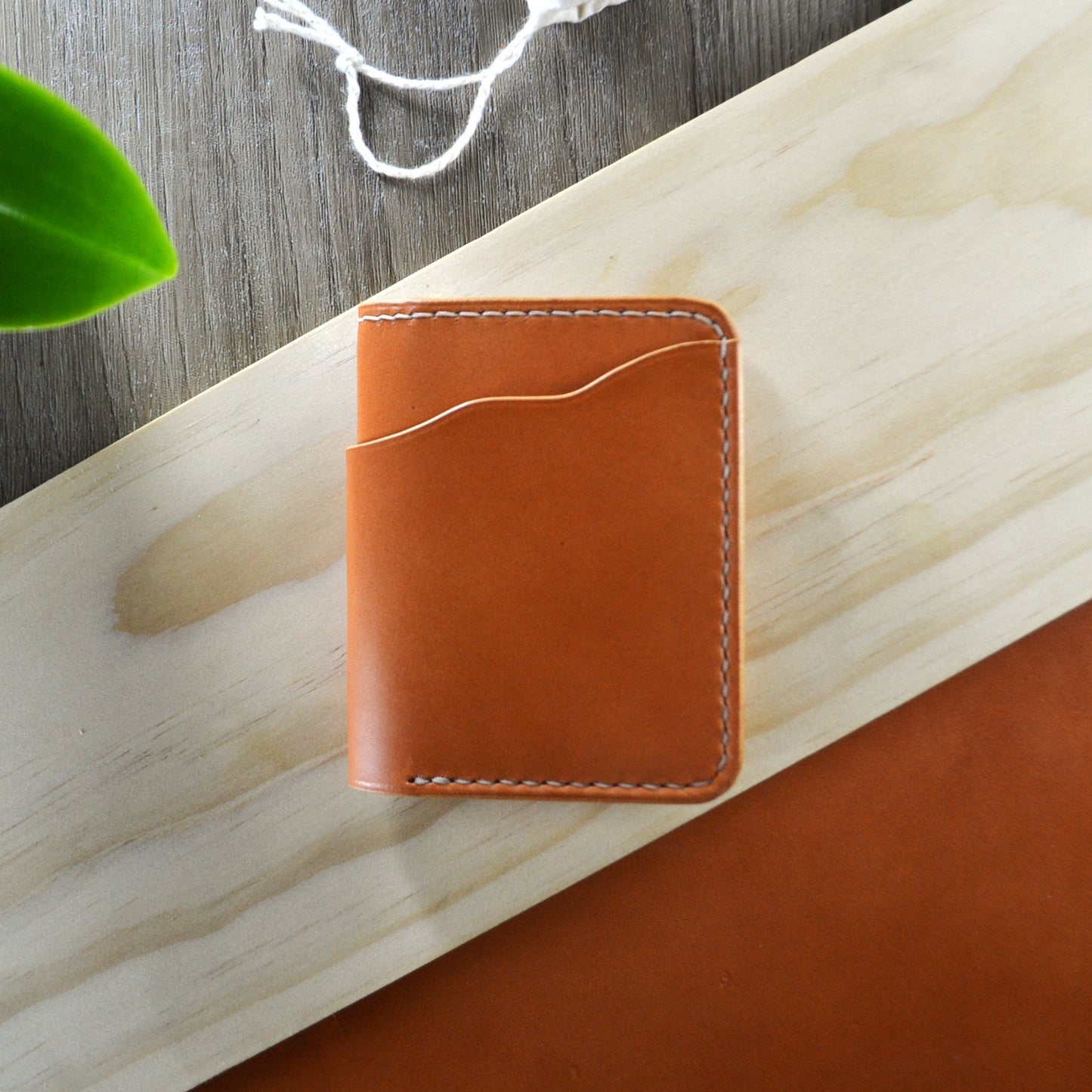 ARTIE BIFOLD - TAN